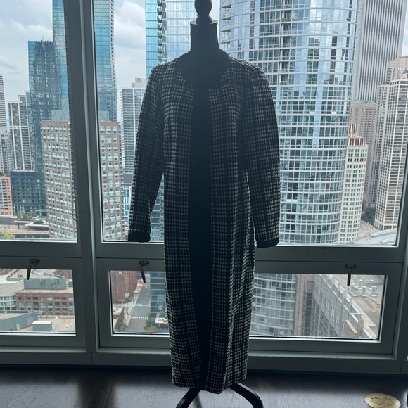 VENUS Black and White Houndstooth Long Sleeve Jacket - Picture 1 of 7